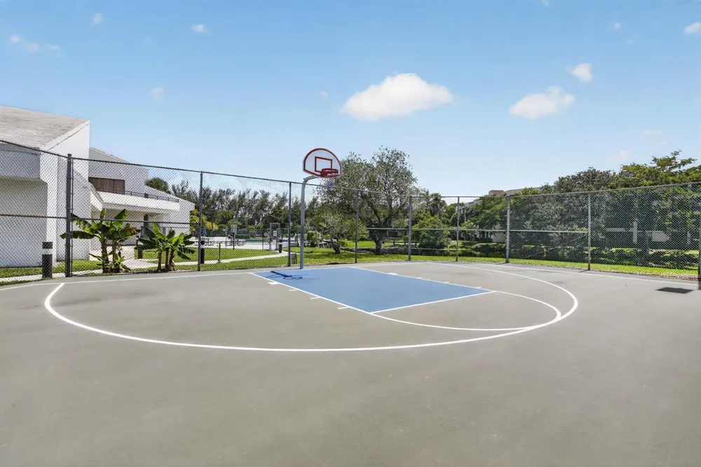 7500 NW 1st Court #302-3 Plantation, FL 33317