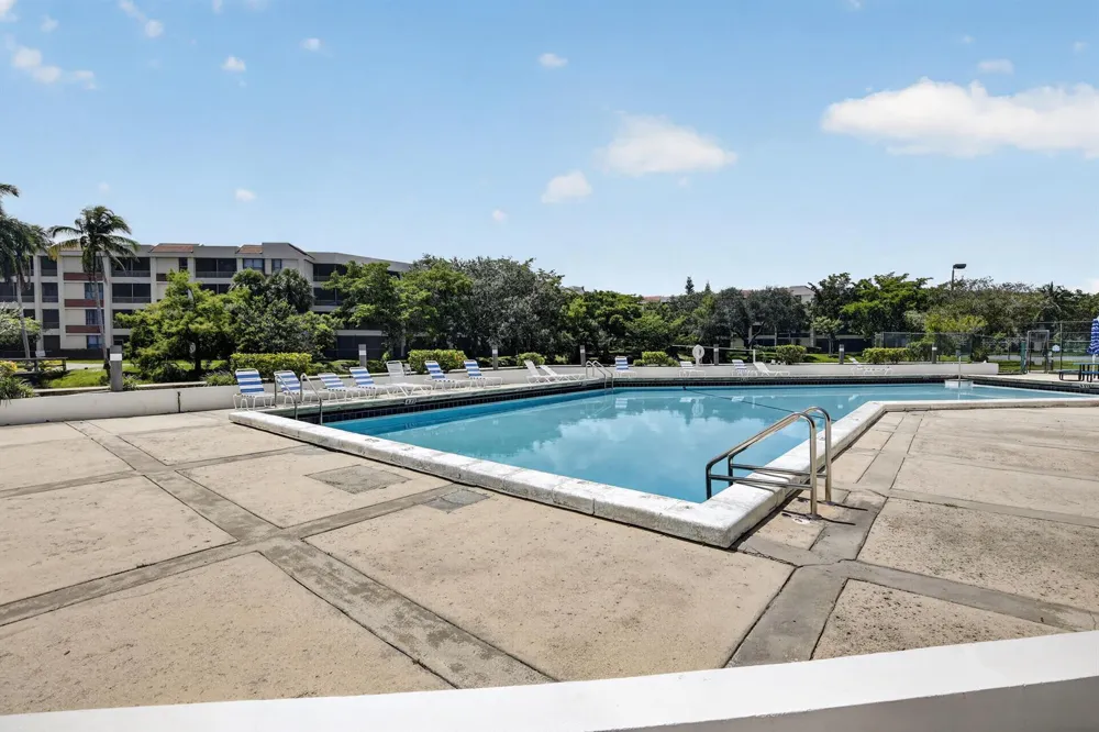 7500 NW 1st Court #302-3 Plantation, FL 33317