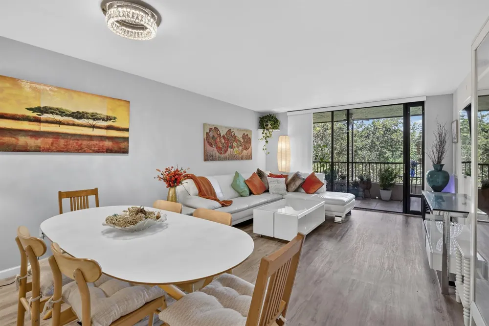 7500 NW 1st Court #302-3 Plantation, FL 33317