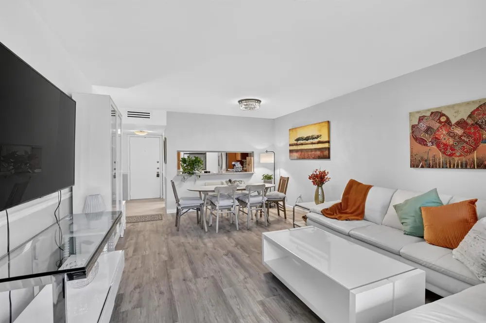 7500 NW 1st Court #302-3 Plantation, FL 33317