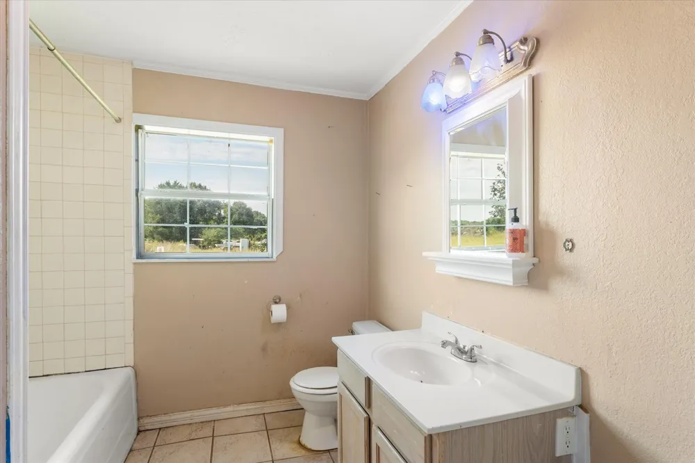 11465 County Road 3904 Athens, TX 75752