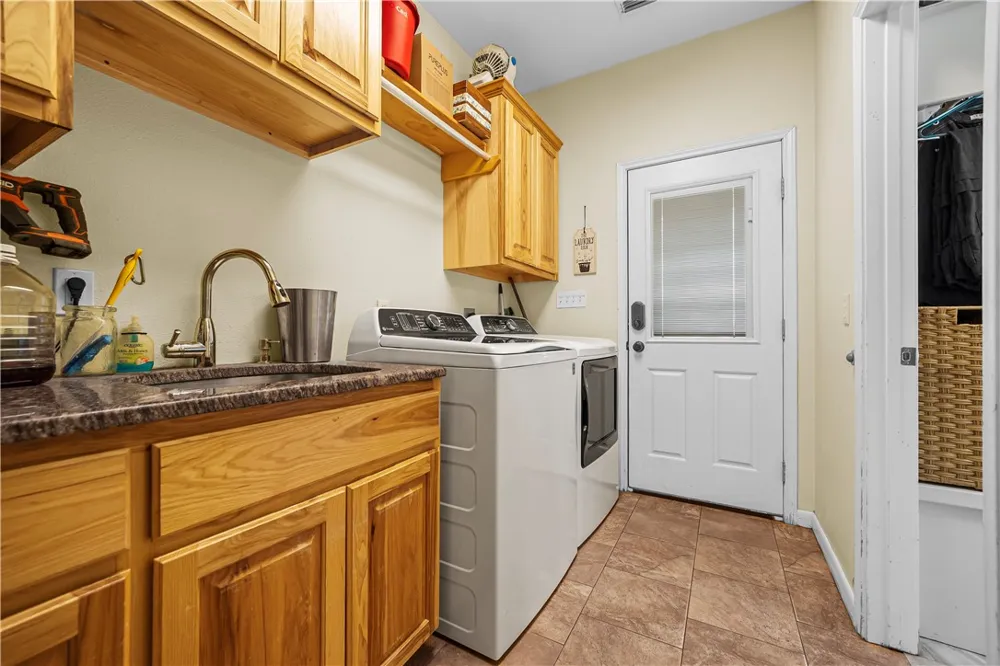 15324 County Road 1196 Sinton, TX 78387