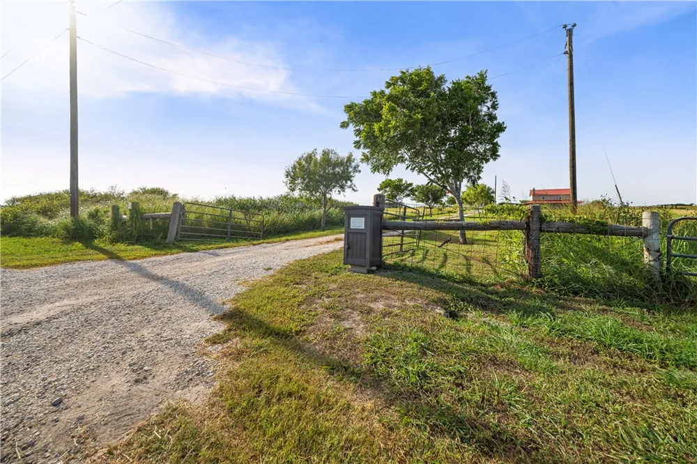15324 County Road 1196 Sinton, TX 78387