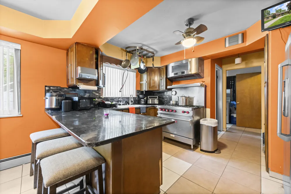 24319 Tamarack Trail Southfield City, MI 48075