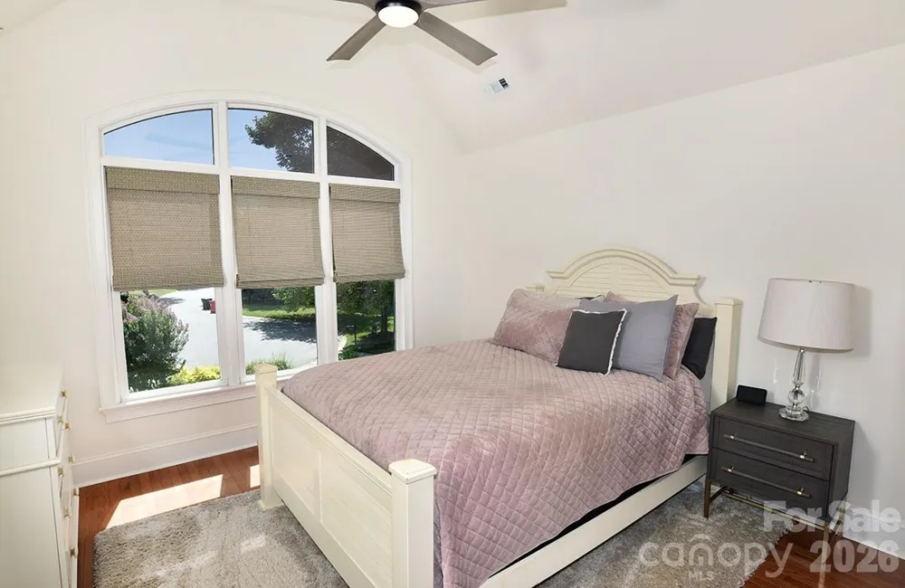 18719 Cannon Crossing Way Davidson, NC 28036