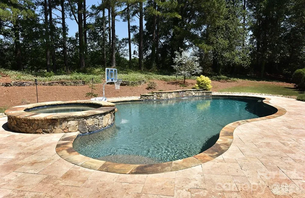 18719 Cannon Crossing Way Davidson, NC 28036