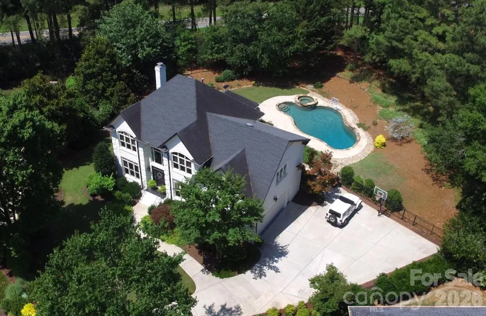 18719 Cannon Crossing Way Davidson, NC 28036