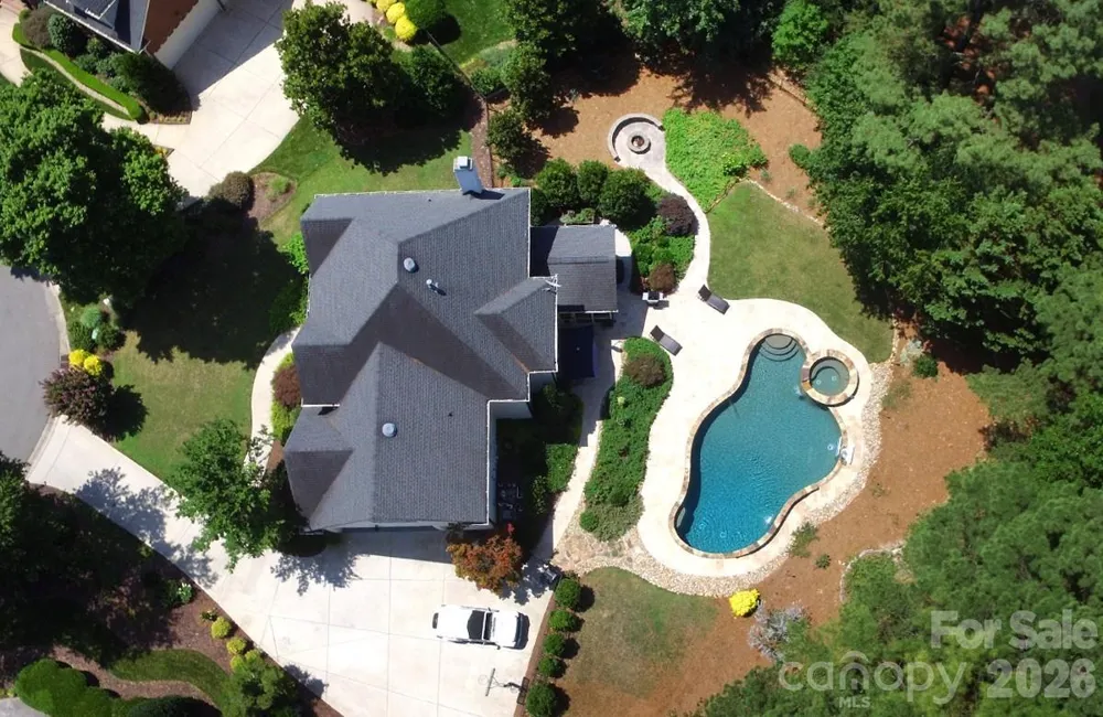 18719 Cannon Crossing Way Davidson, NC 28036