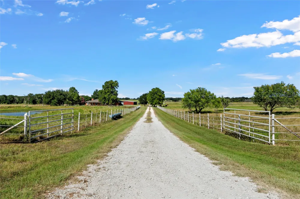 729 HCR 2224 E Aquilla, TX 76622