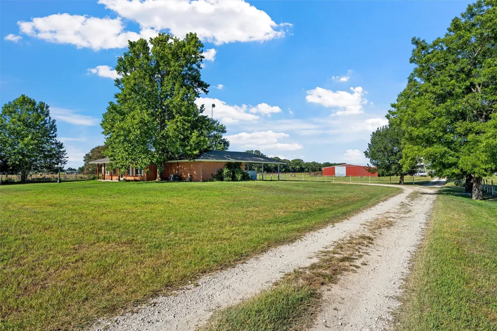 729 HCR 2224 E Aquilla, TX 76622