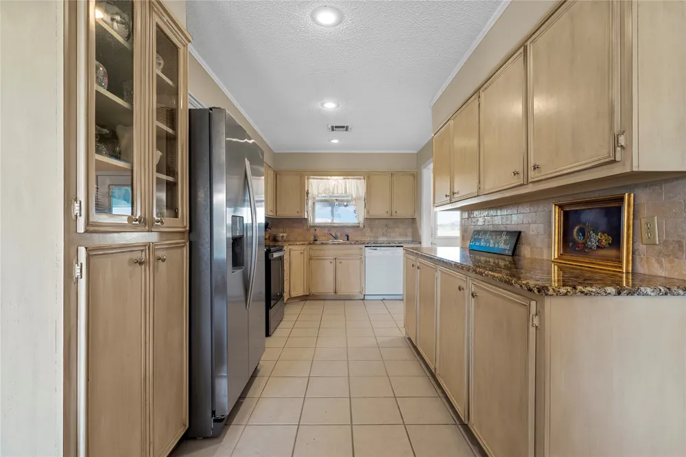 729 HCR 2224 E Aquilla, TX 76622