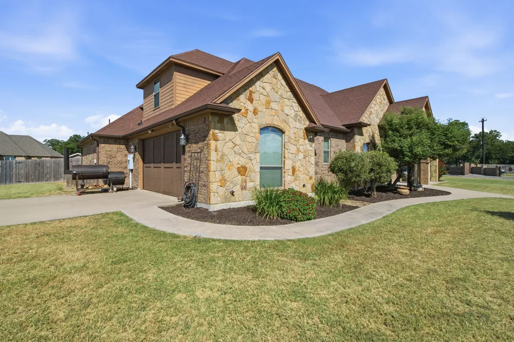 102 Brock Court Millsap, TX 76066