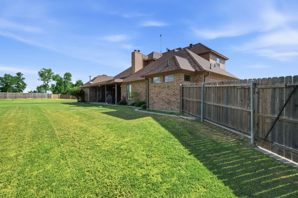 102 Brock Court Millsap, TX 76066