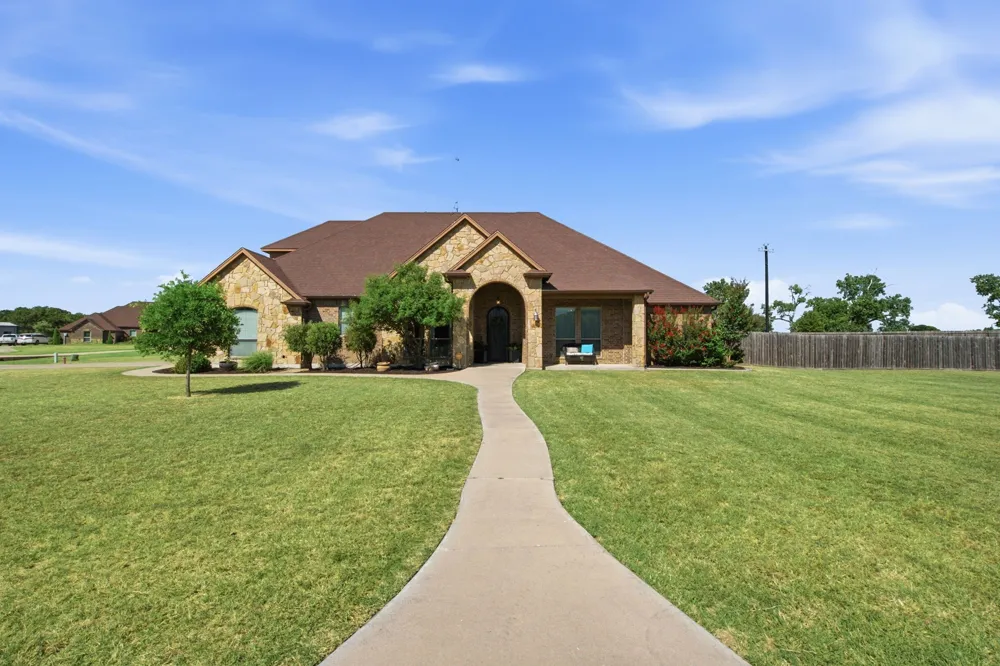 102 Brock Court Millsap, TX 76066