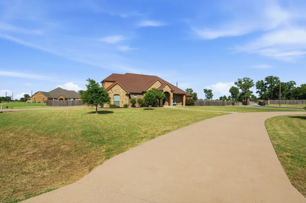 102 Brock Court Millsap, TX 76066