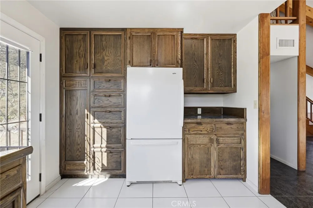 38735 San Francisquito Canyon Road Green Valley, CA 91390