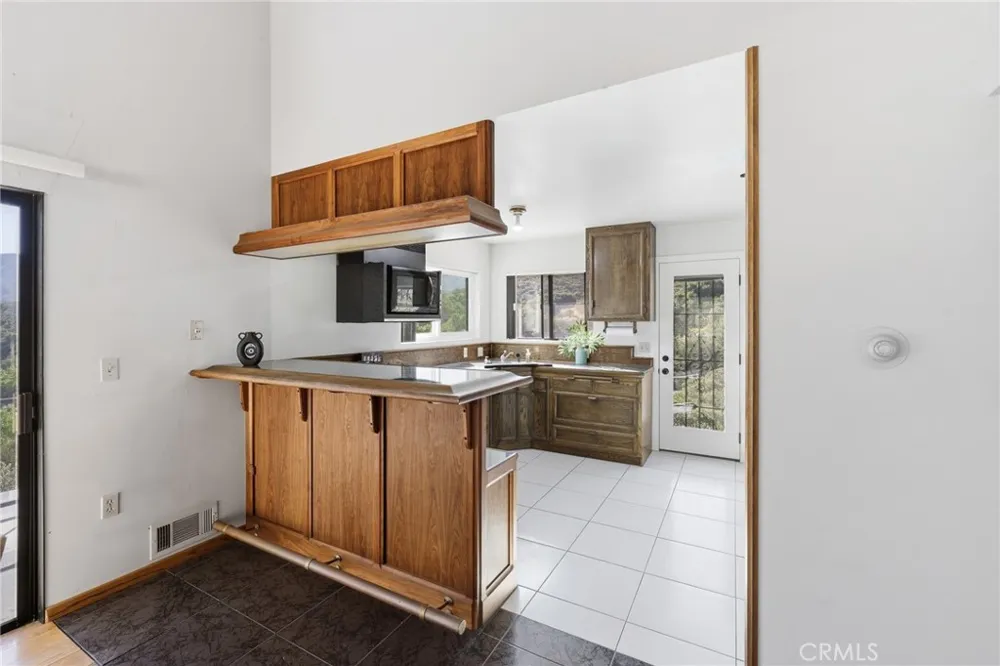 38735 San Francisquito Canyon Road Green Valley, CA 91390