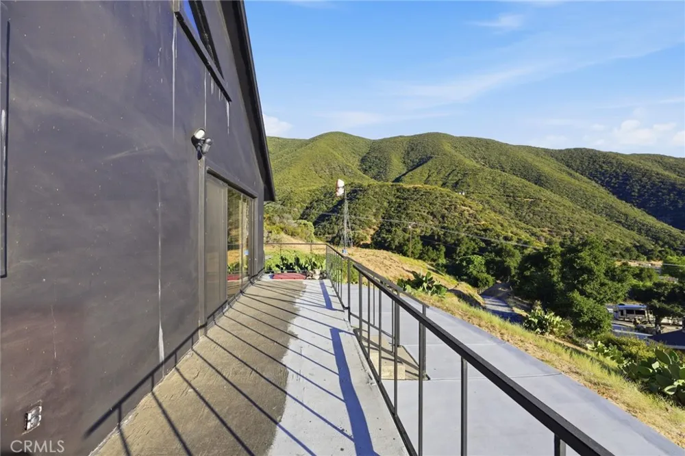 38735 San Francisquito Canyon Road Green Valley, CA 91390