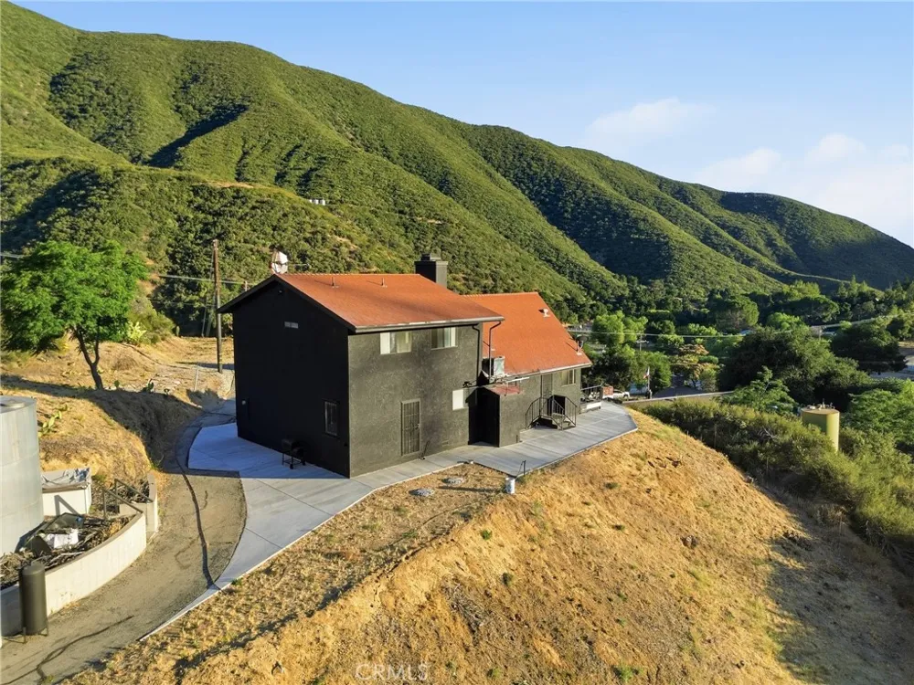 38735 San Francisquito Canyon Road Green Valley, CA 91390