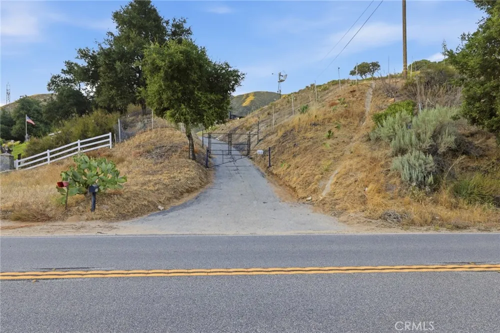 38735 San Francisquito Canyon Road Green Valley, CA 91390
