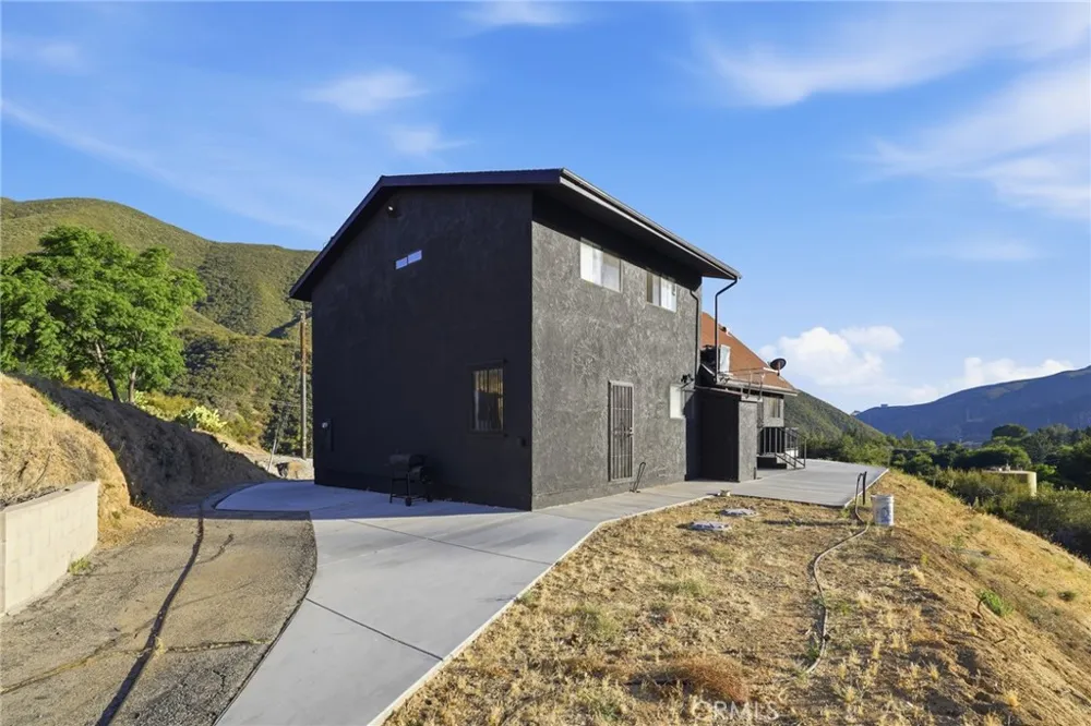 38735 San Francisquito Canyon Road Green Valley, CA 91390