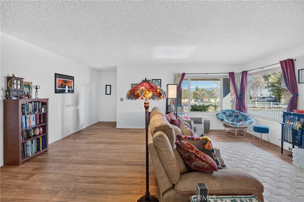 16021 Wells Fargo Lake Los Angeles, CA 93591