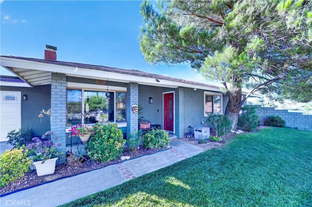 16021 Wells Fargo Lake Los Angeles, CA 93591