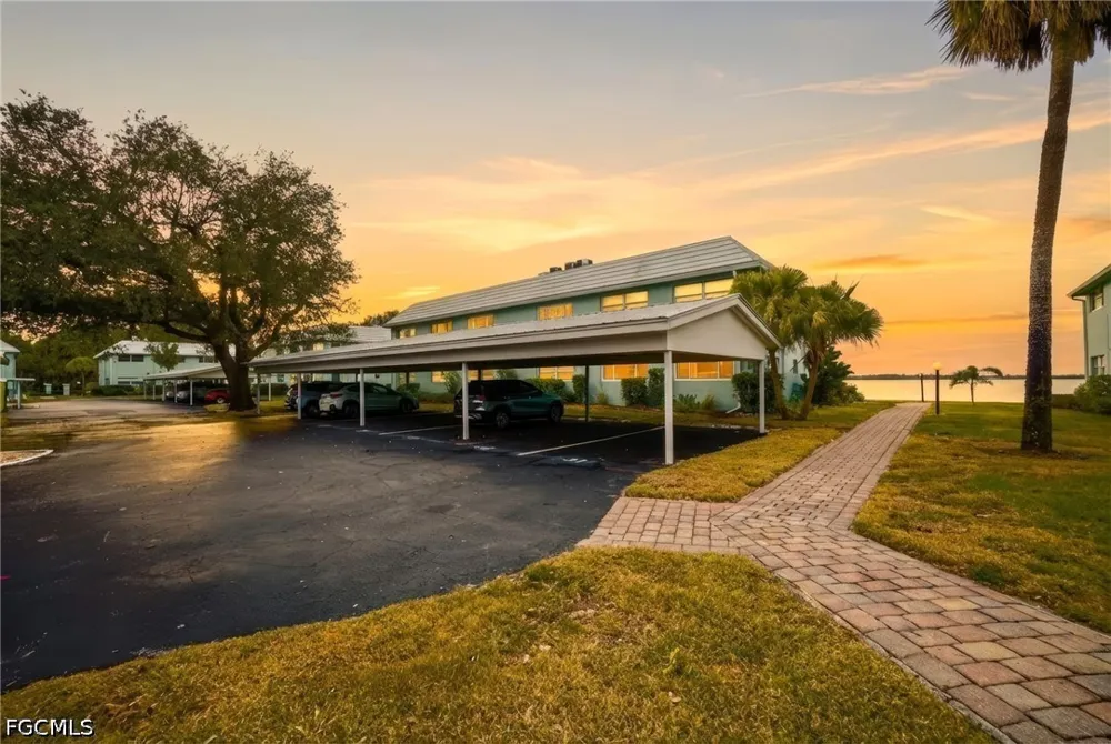 E Riverside Drive #31C Fort Myers, FL 33916