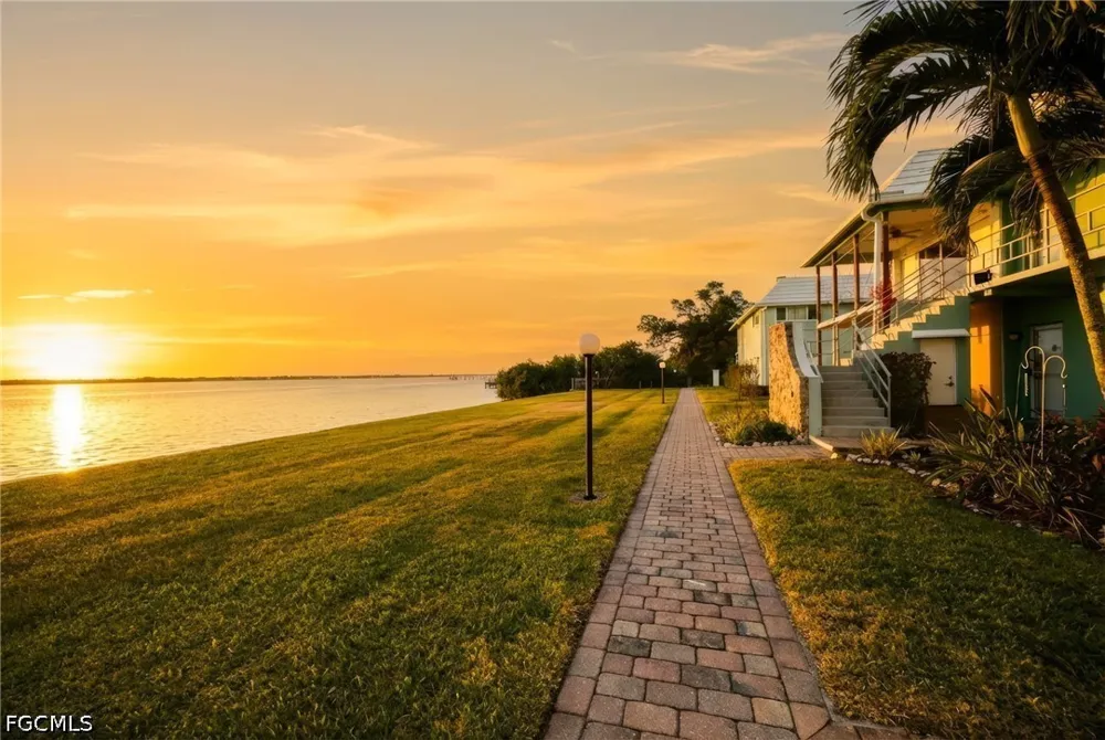 E Riverside Drive #31C Fort Myers, FL 33916