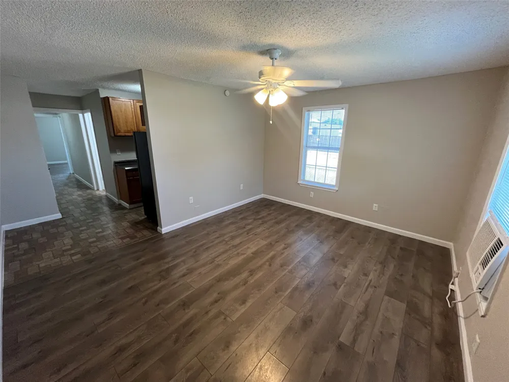 2223 Houston Street Grand Prairie, TX 75050