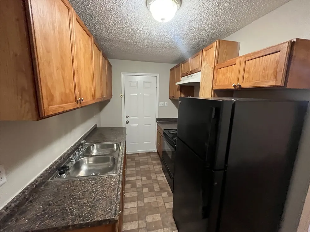 2223 Houston Street Grand Prairie, TX 75050