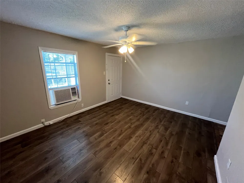 2223 Houston Street Grand Prairie, TX 75050