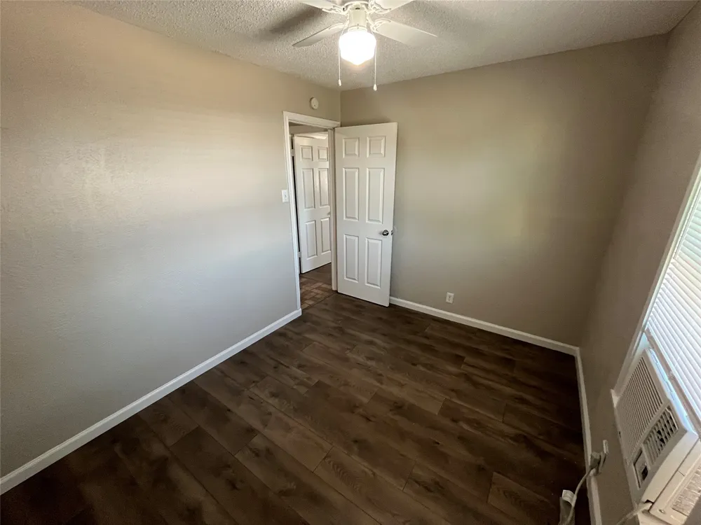 2223 Houston Street Grand Prairie, TX 75050