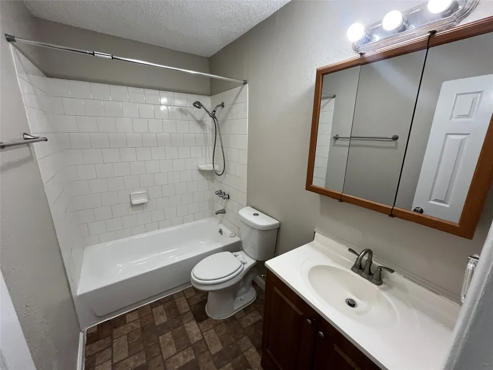 2223 Houston Street Grand Prairie, TX 75050