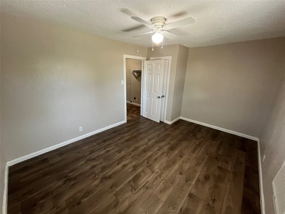 2223 Houston Street Grand Prairie, TX 75050