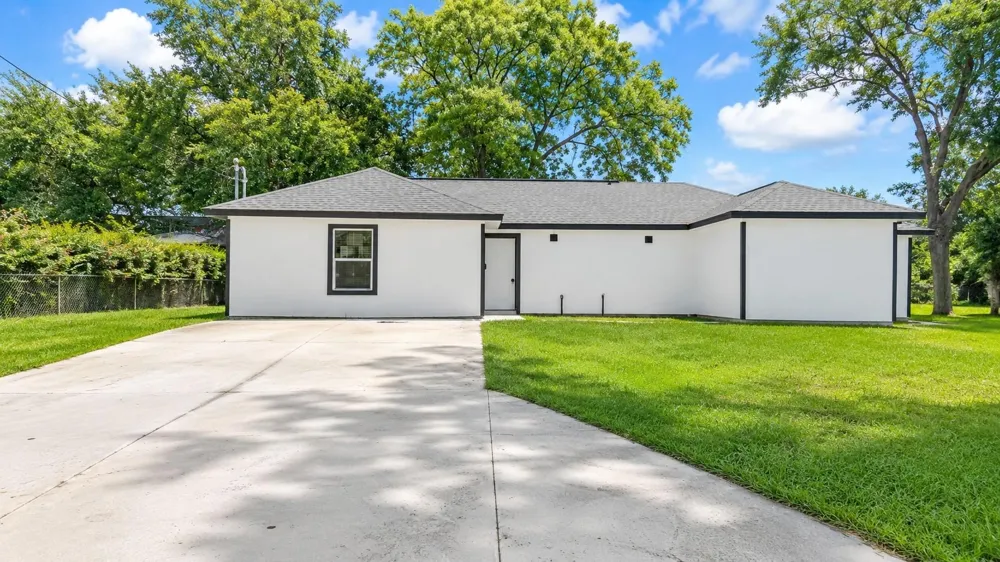 1206 Pinewood Lane Pasadena, TX 77502