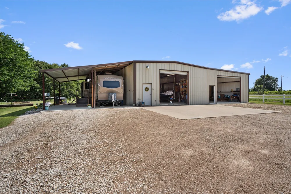 1172 County Road 418 Thorndale, TX 76577