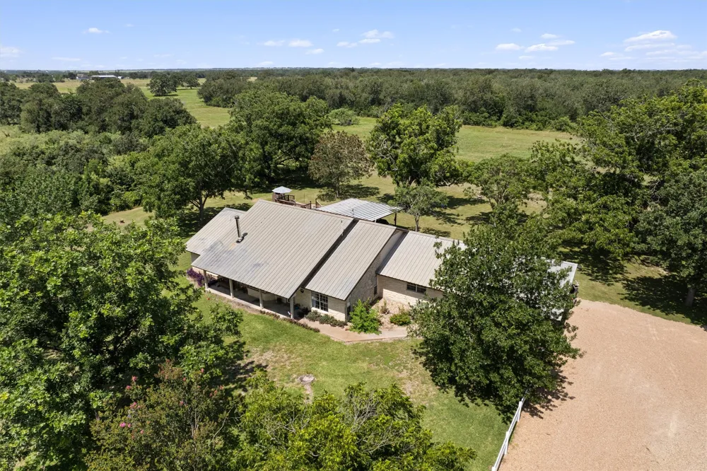 1172 County Road 418 Thorndale, TX 76577