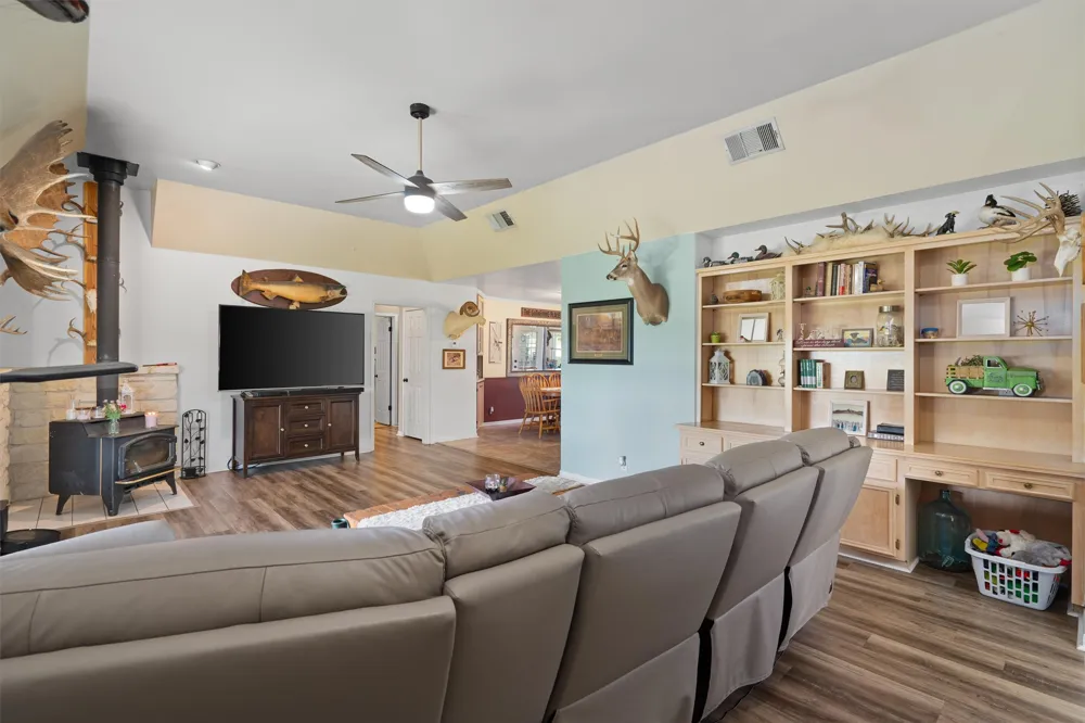 1172 County Road 418 Thorndale, TX 76577