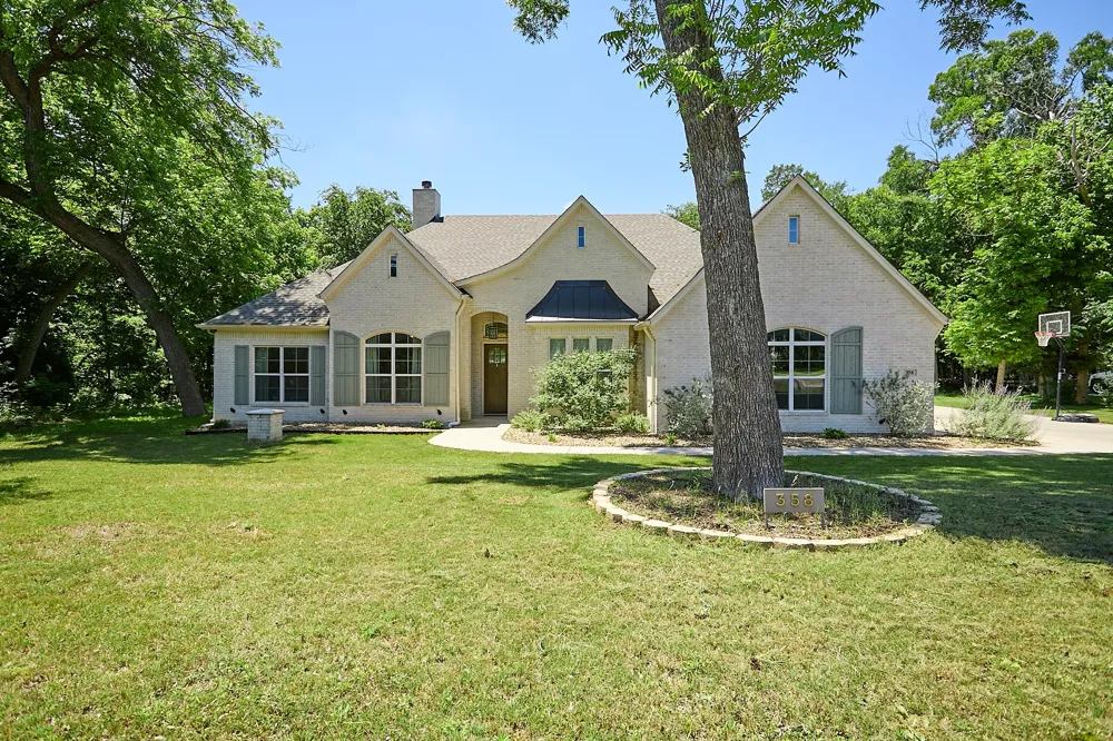 358 Glade Valley Road Azle, TX 76020