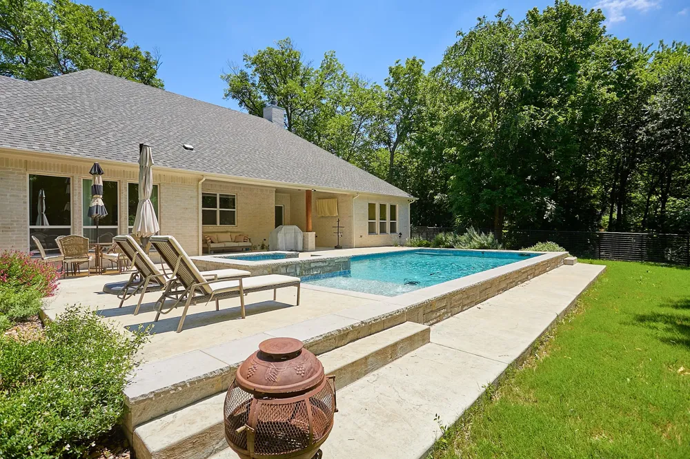 358 Glade Valley Road Azle, TX 76020