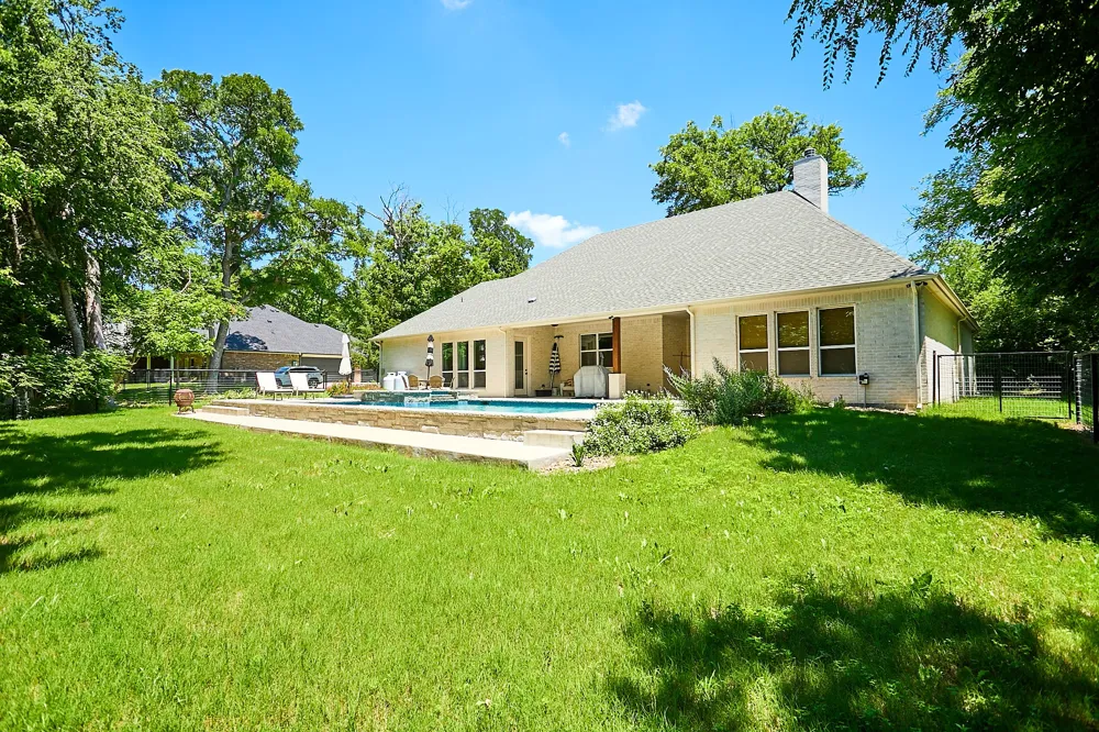 358 Glade Valley Road Azle, TX 76020