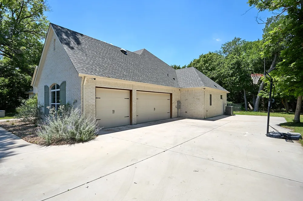 358 Glade Valley Road Azle, TX 76020