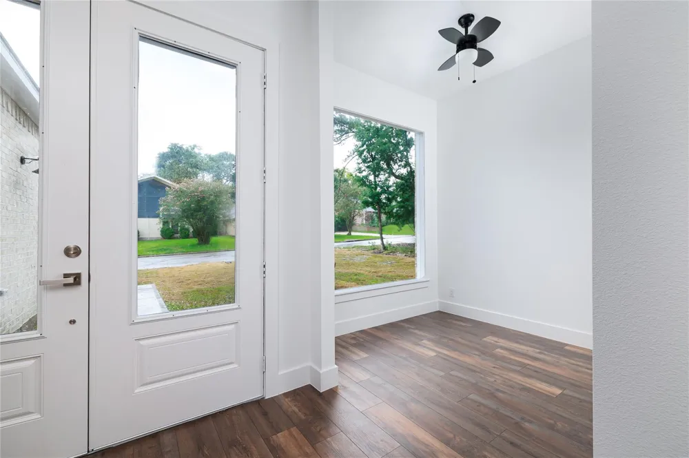 1049 Broadmoor Drive Huntsville, TX 77340