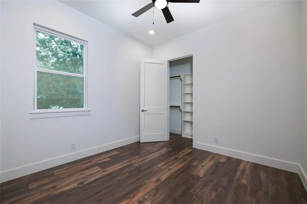 1049 Broadmoor Drive Huntsville, TX 77340
