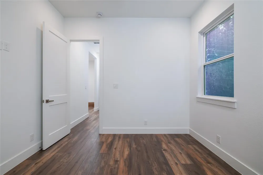 1049 Broadmoor Drive Huntsville, TX 77340