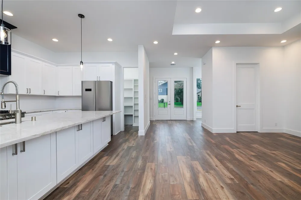 1049 Broadmoor Drive Huntsville, TX 77340