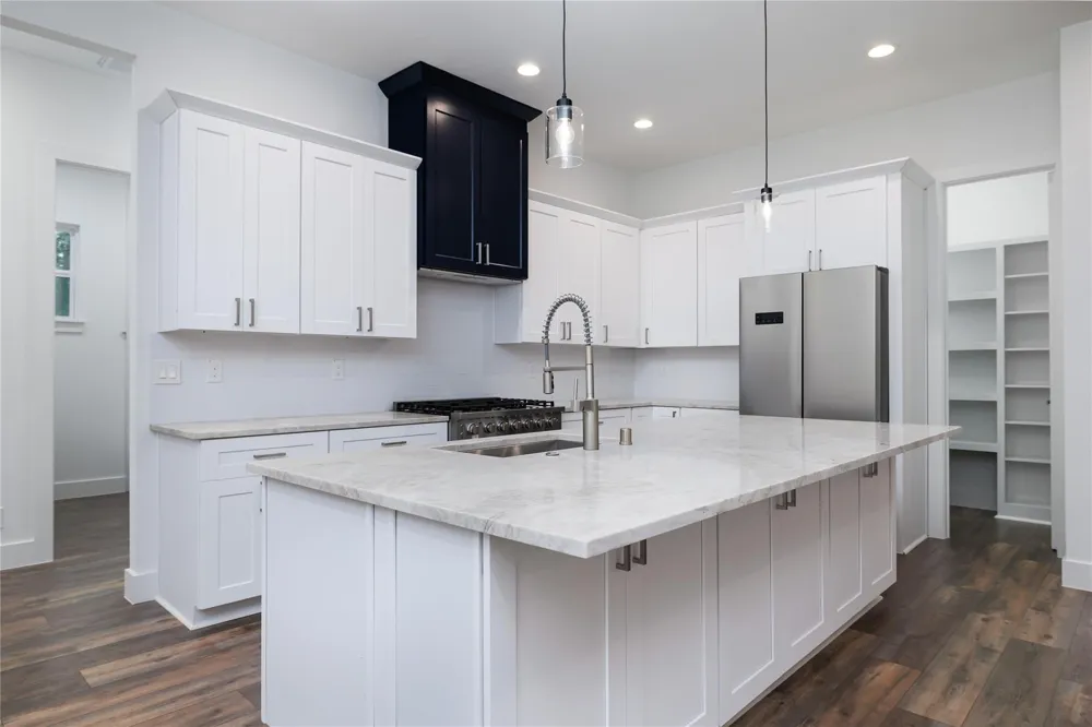 1049 Broadmoor Drive Huntsville, TX 77340