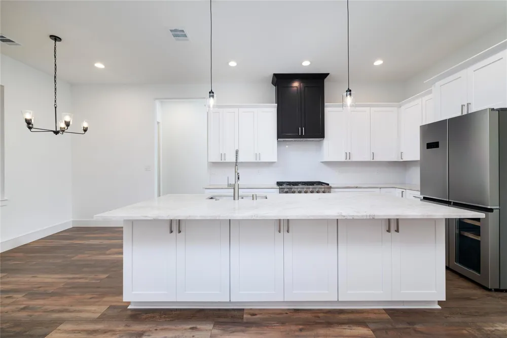 1049 Broadmoor Drive Huntsville, TX 77340
