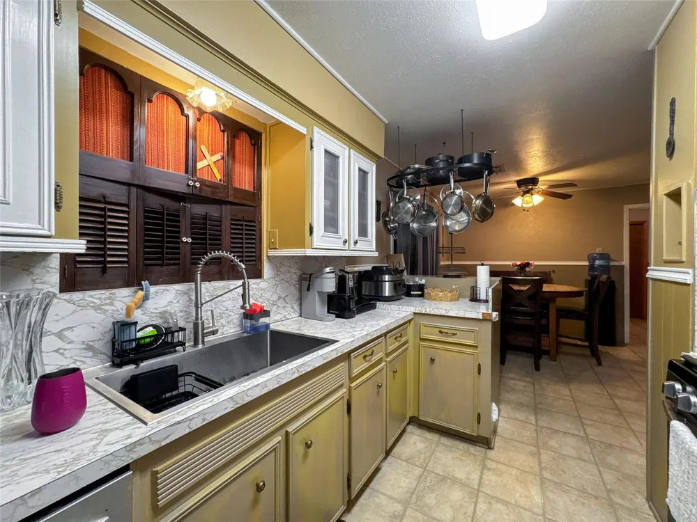 201 W 5th Street Deer Park, TX 77536